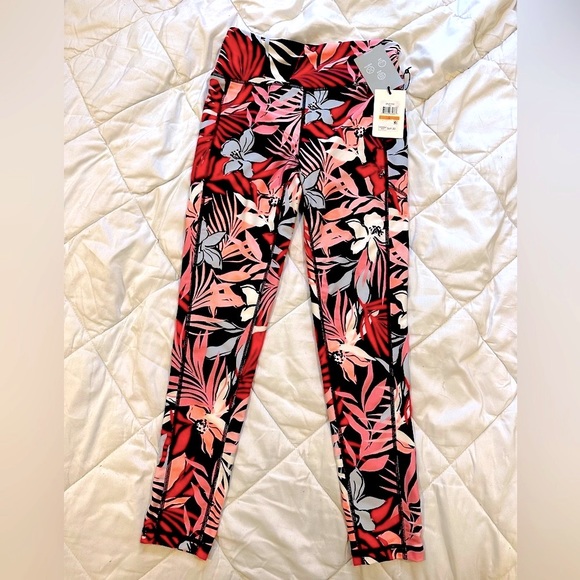 NWT- DKNY Sport 🩷Brand New! Small 7/8 ~Yoga/Workout pants! ~ Great Stretch - Picture 1 of 9